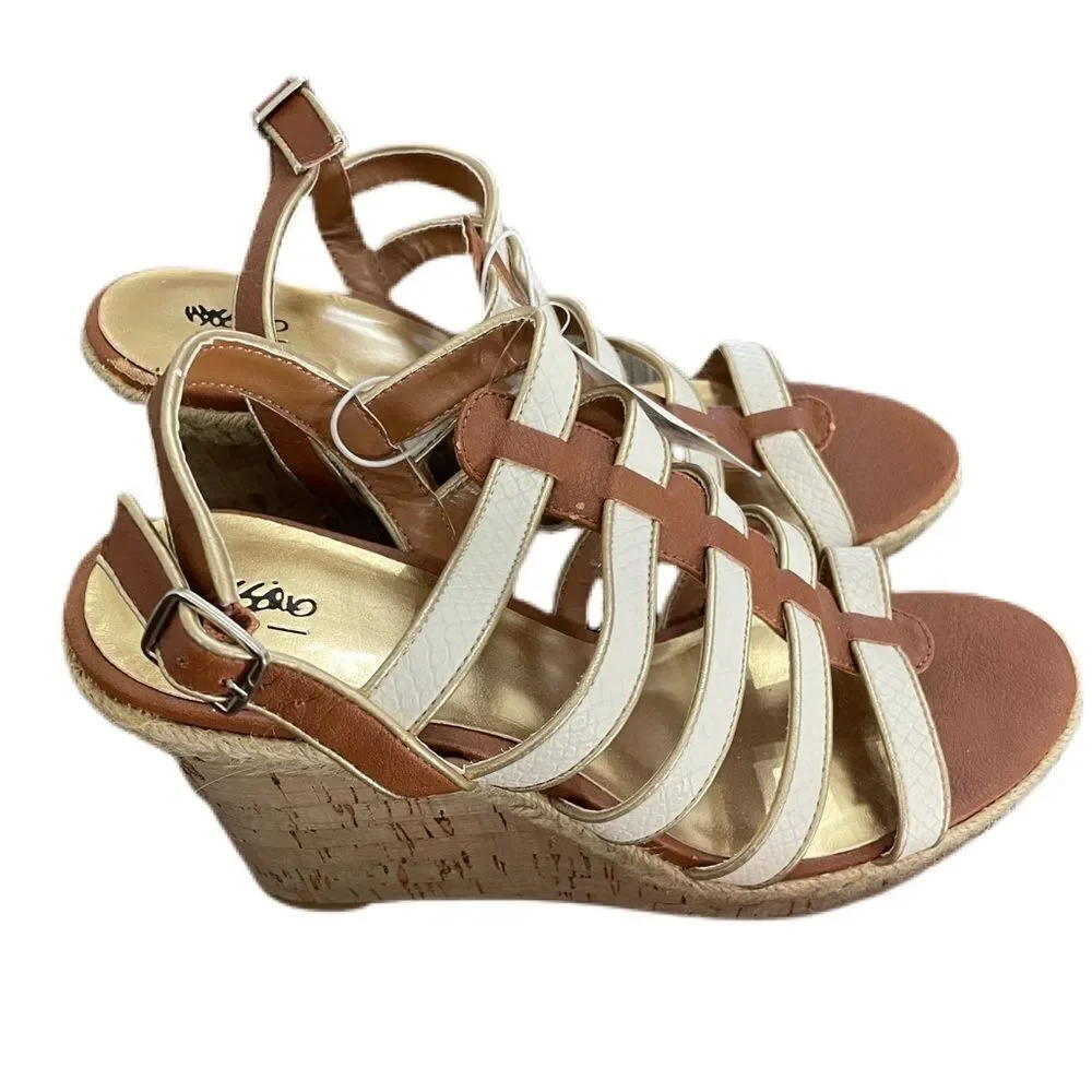 ❣️5/$50 Mossimo size 8.5 tan & white cork style wedges rope braid gold accents.